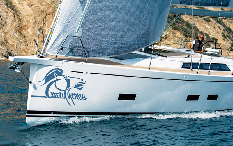 Logo for prived yaht